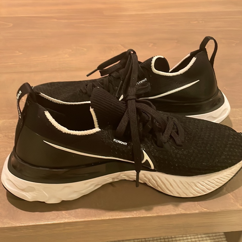 Nike Infinity Flynit React women’s running shoe